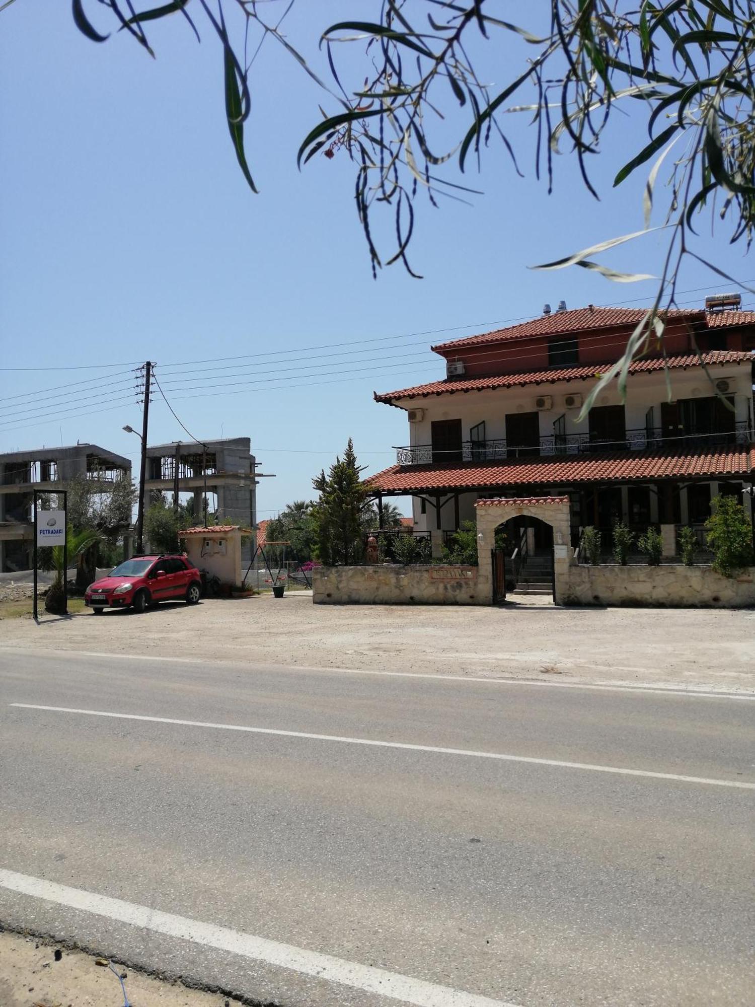 Petradaki Apartments Mola Kalyva Dış mekan fotoğraf